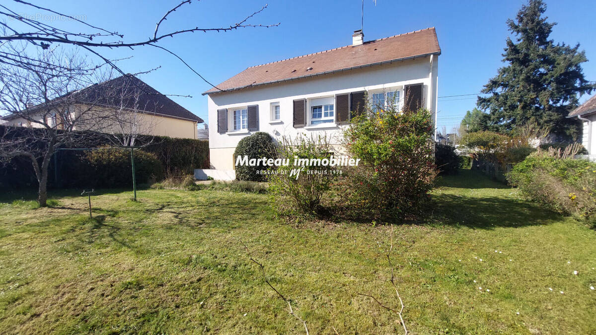 Maison à YVRE-L'EVEQUE