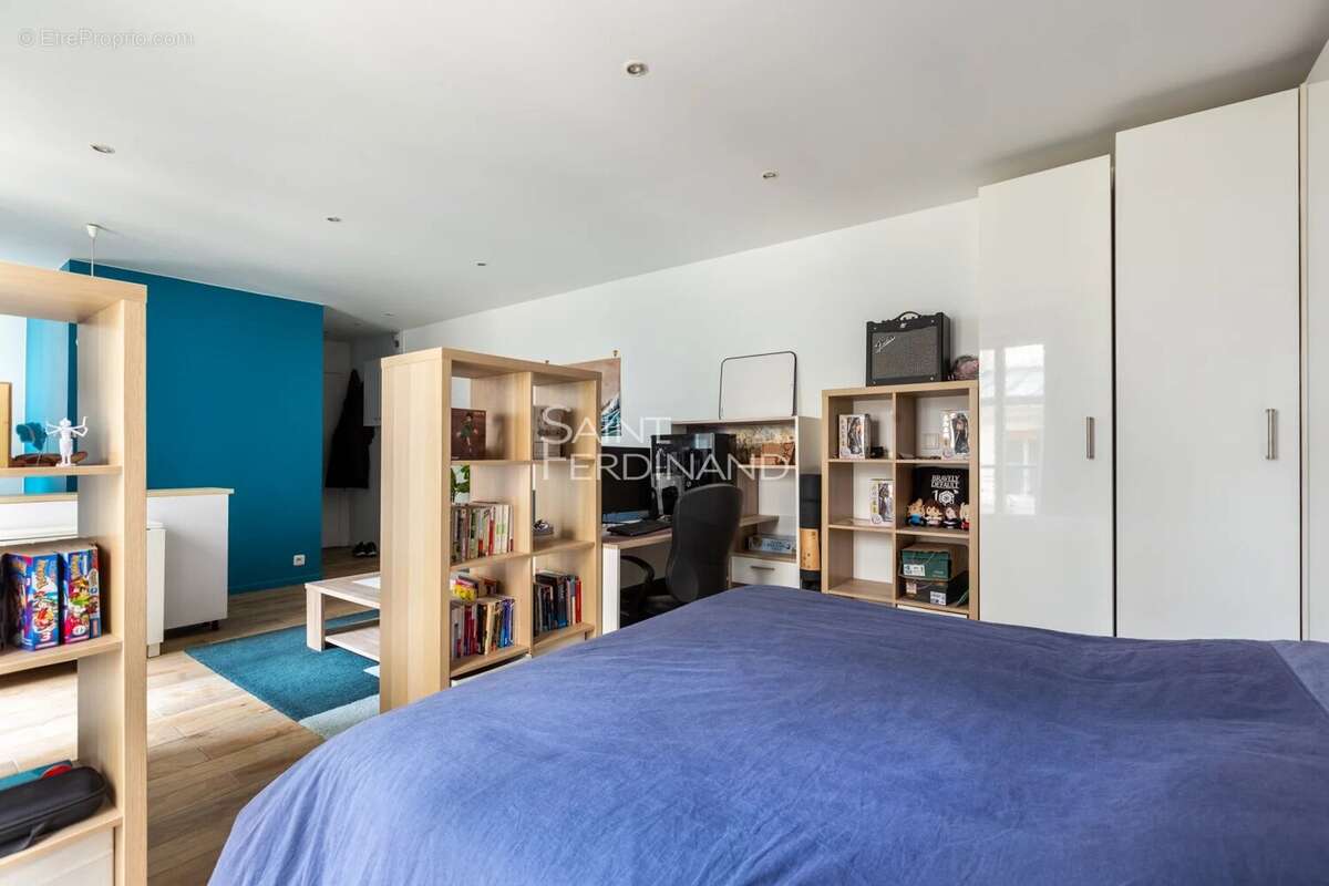 Appartement à PARIS-17E