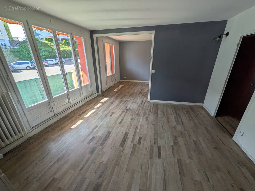 Appartement à PARON
