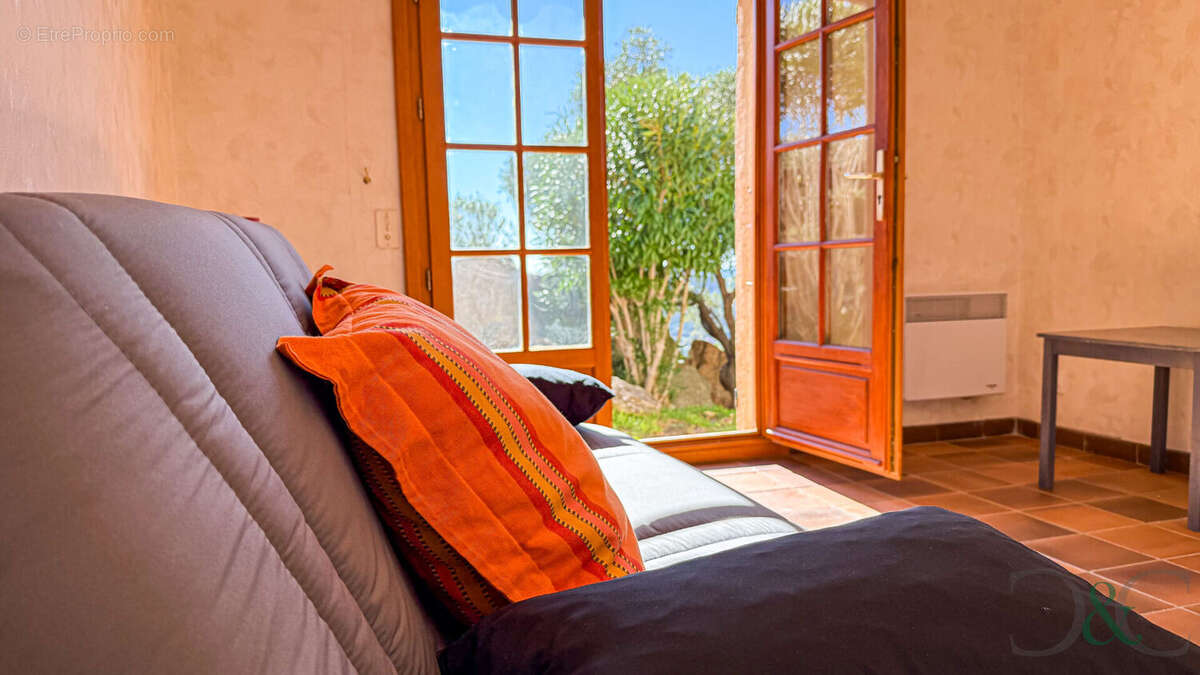 Maison à BORMES-LES-MIMOSAS