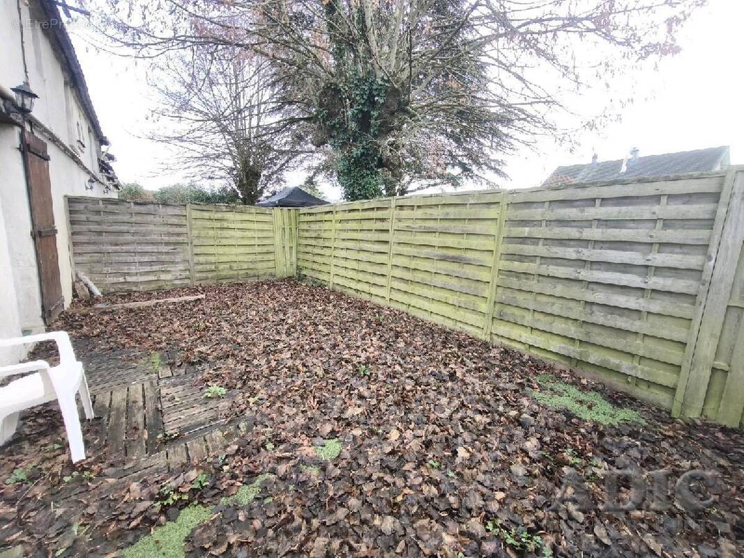 Maison à VER-SUR-LAUNETTE