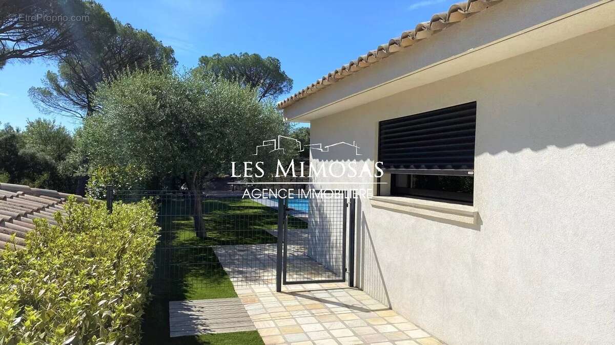 Maison à ROQUEBRUNE-SUR-ARGENS