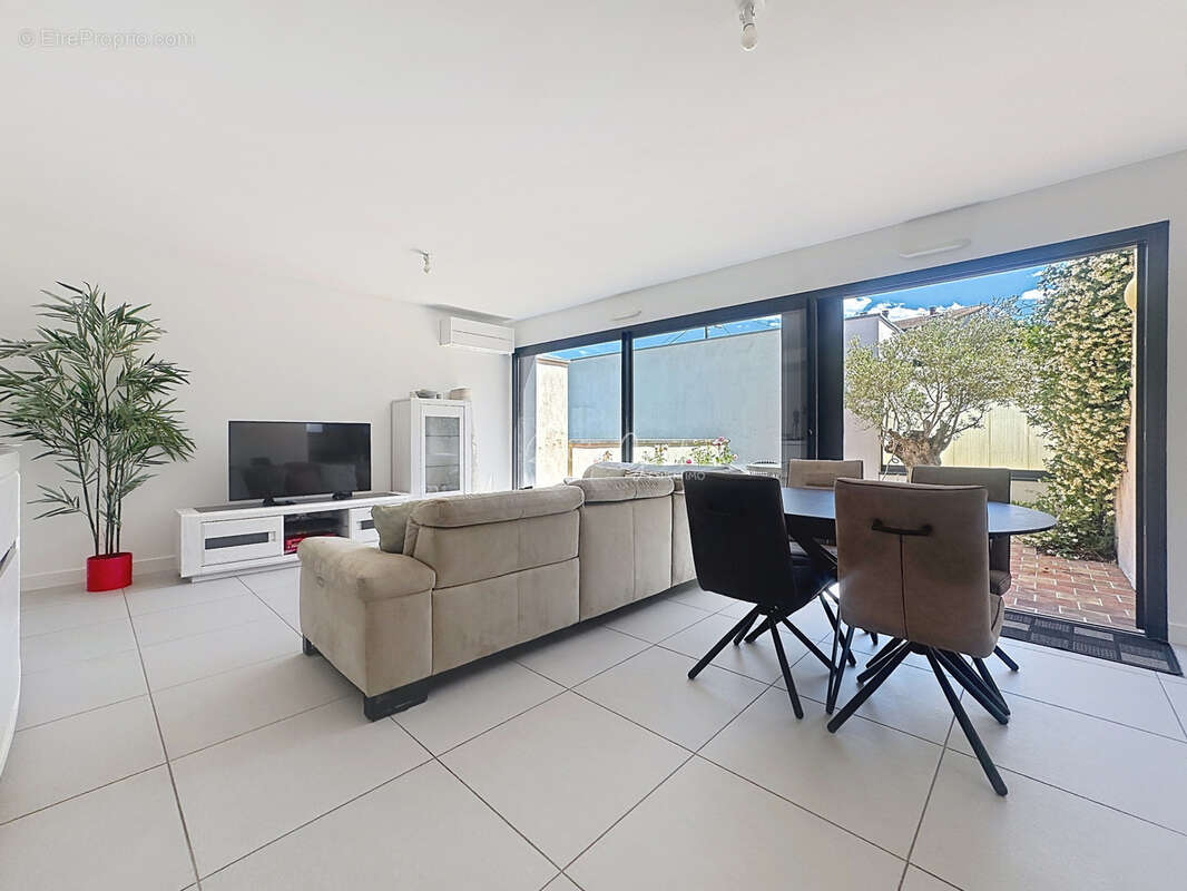 Maison f4 99 m2 centre ville avec garage et piscine - photo 5