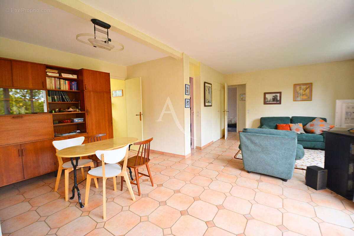 Appartement à LE KREMLIN-BICETRE