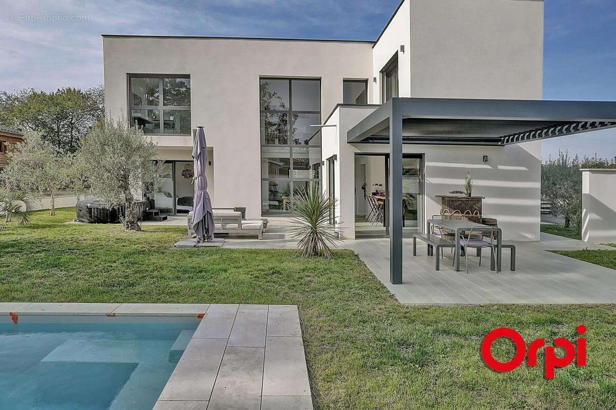 Maison à FONTAINES-SAINT-MARTIN