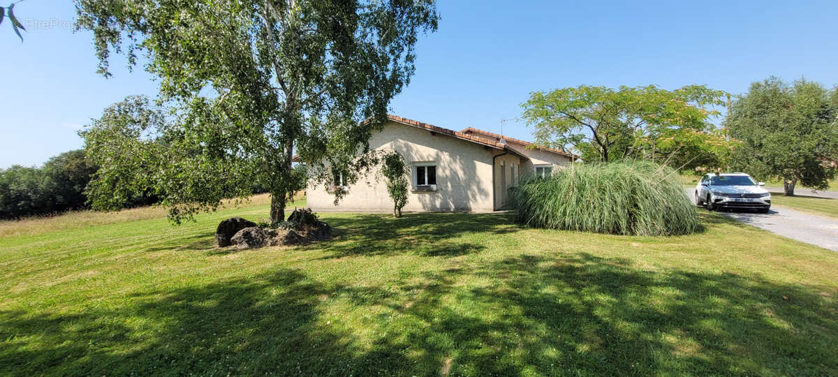 maison de plain-pied 4 chambres sur 2700m2 de terrain - photo 5