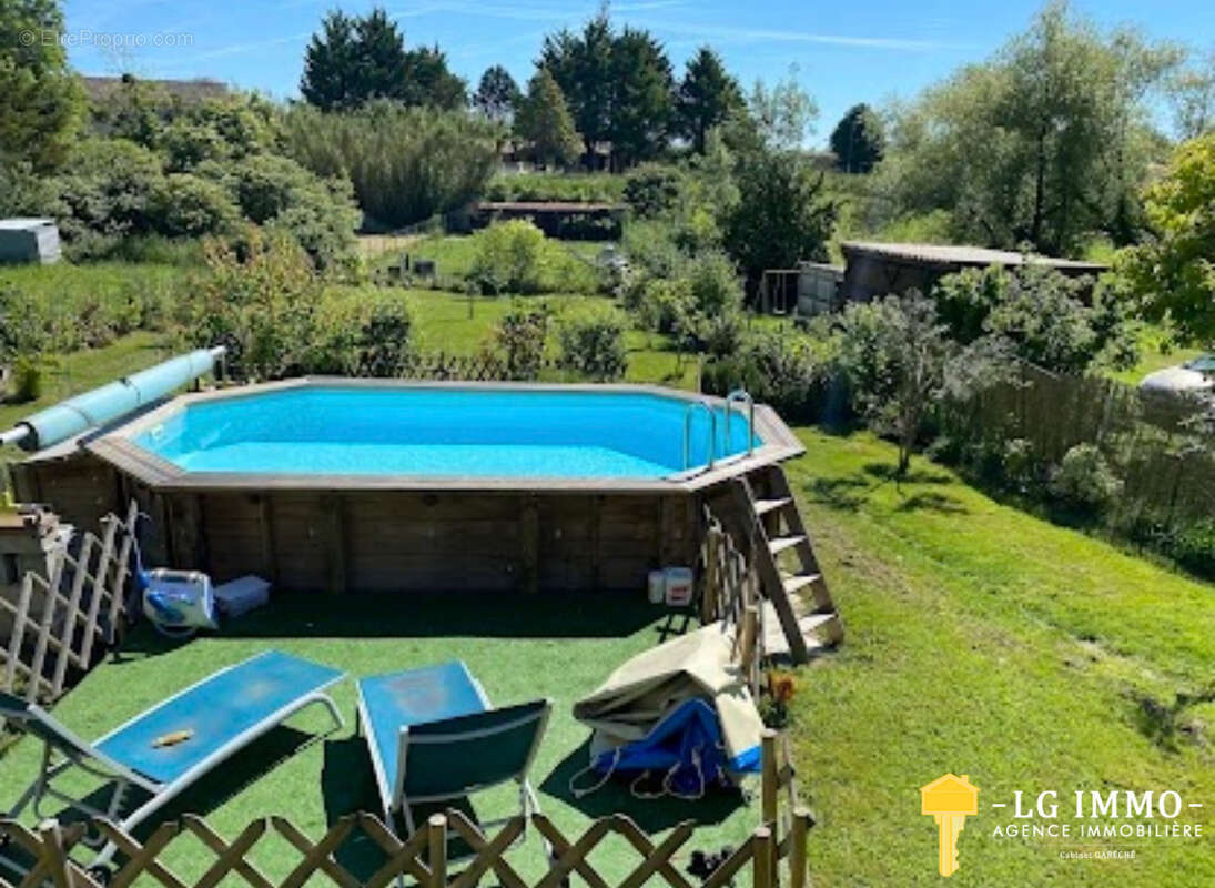 Maison ancienne rénovée avec  dependances, jardin de 1000 m2 et piscine au cœur de mortagne-sur-gironde - photo 28