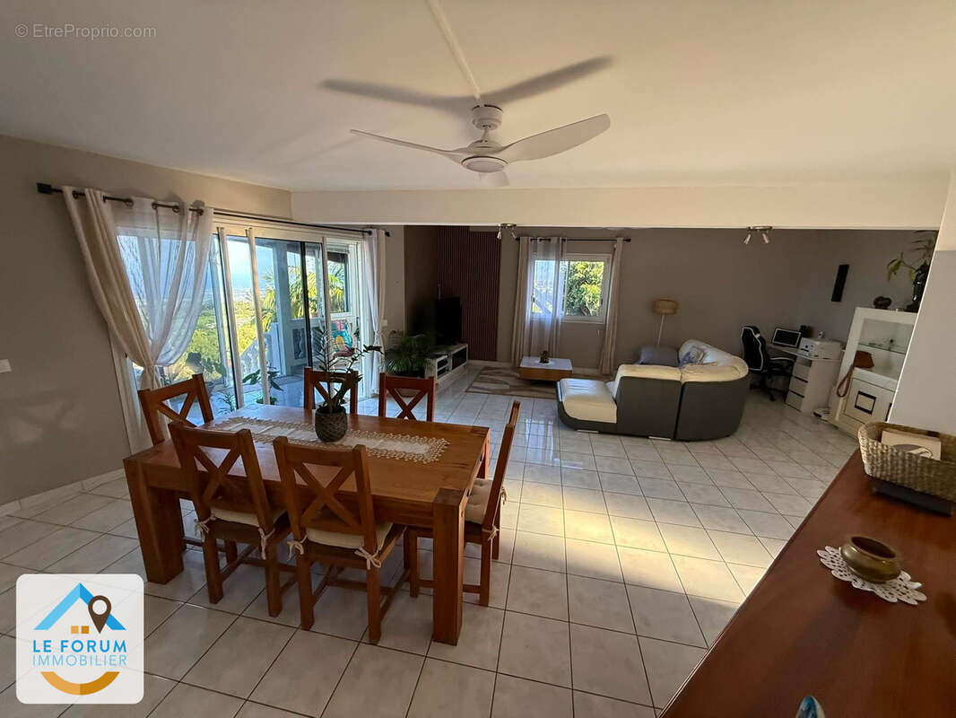 Saint pierre 97410 - villa à étage - beaux volumes - fort potentiel - belle vue - quartier calme - photo 3