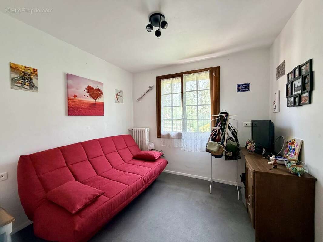 Grande maison dans Bernay - 5-6 chambres - plus de 200m2 d'espace - sous-sol/carport - 808m2 - photo 10