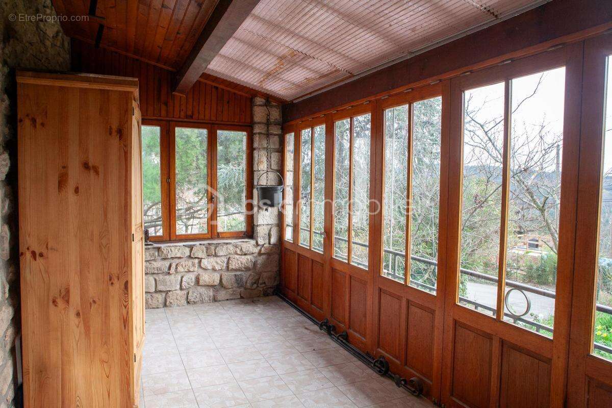 Maison avec vue dégagée, terrasse et appartement indépendant - photo 13