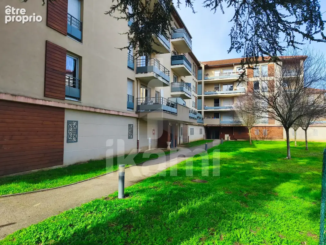 Appartement T2 avec ascenseur, balcon et place de parking dans résidence sécurisée à Montluel - photo 6