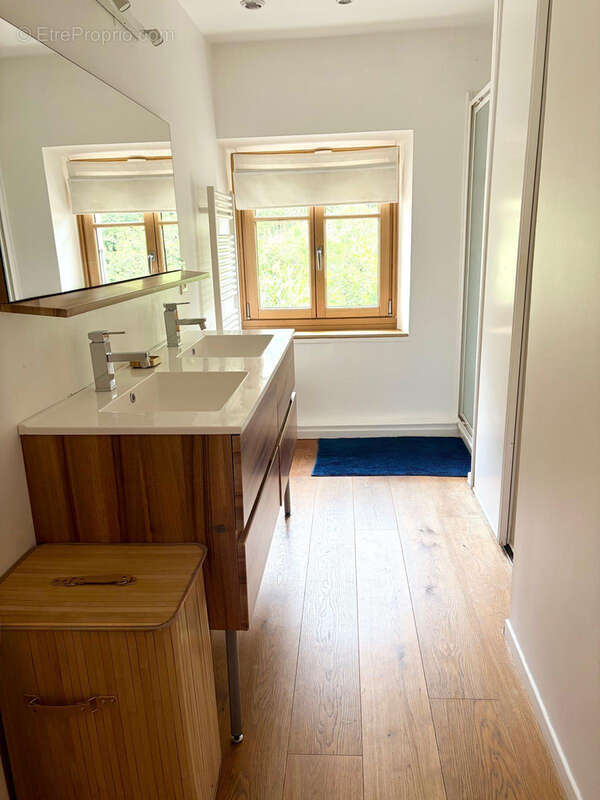 Maison à COLLONGES-SOUS-SALEVE