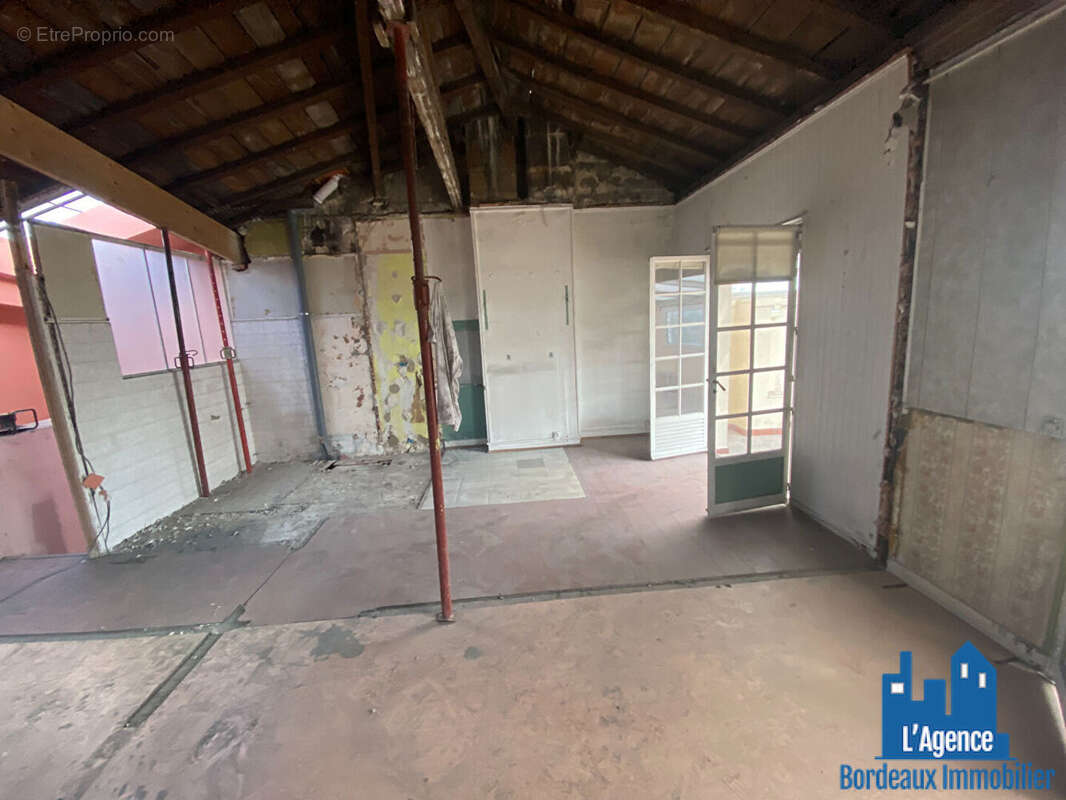 Bordeaux - croix blanche - plateau de 88 m² avec une veranda de 20 m² . benoît trement - o6 51 26 22 32. - photo 3