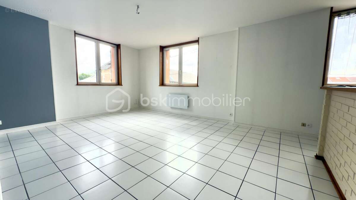 Appartement 2 chambres avec garage privé et cave à 5 minutes du centre ville à pied - photo 2