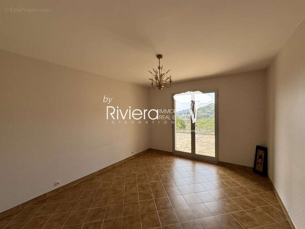 CAVALAIRE - Villa Vue Mer - 6 chambres - Double Garage. - photo 28