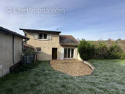 Photo 1 - Maison à SAINT-VICTOR-SUR-RHINS