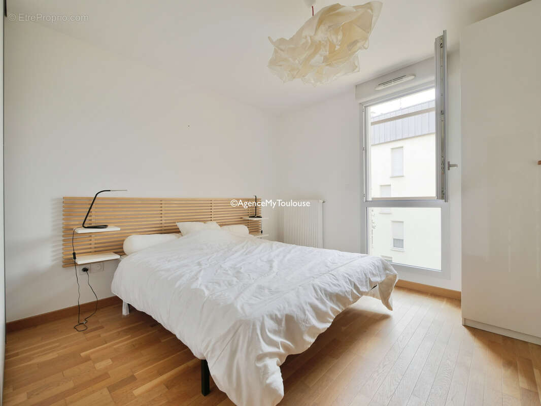 Saint-Cyprien/Cours Dillon, Appartement T2 avec terrasse et parking - photo 9