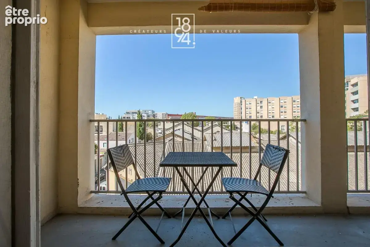 Marseille 6ᵉ – baille – t2/3 traversant avec terrasse, balcon, ascenseur et cave - photo 2