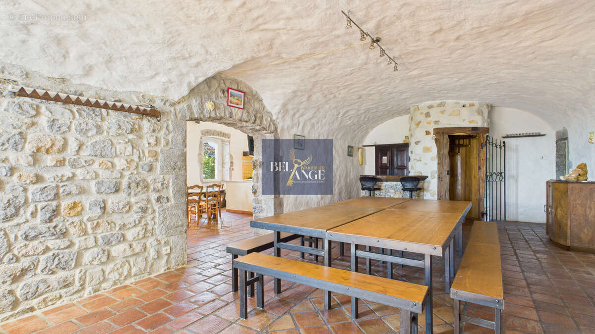 Maison à SAINT-ALBAN-AURIOLLES