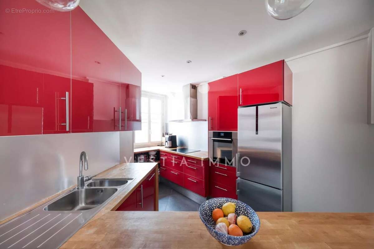 Appartement à LA GARENNE-COLOMBES