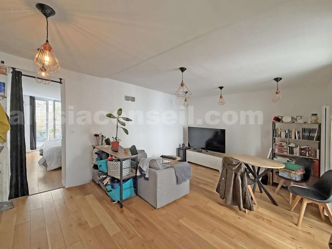 beau35-floc-sej2 - Appartement à PARIS-14E