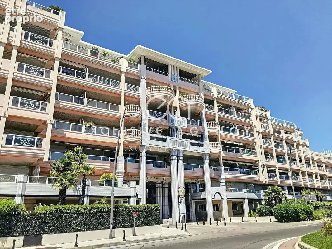 Golfe Juan, superbe 3 pièces 66m² avec terrasse et vue mer dans une résidence de prestige - photo 12