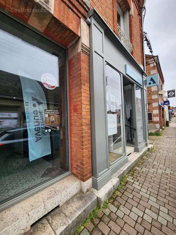 Commerce à LA FERTE-SAINT-AUBIN