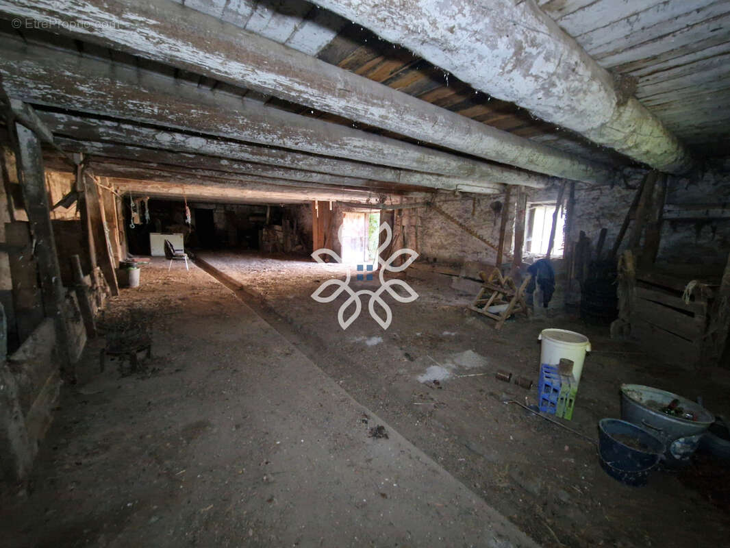 Maison de campagne avec dépendances et terrain de 1 193 m2 à Laurie - photo 21