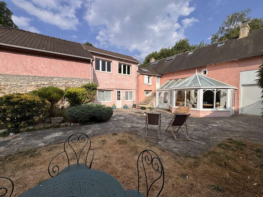 Maison 270 m² à La Villeneuve-En-Chevrie  - photo 6
