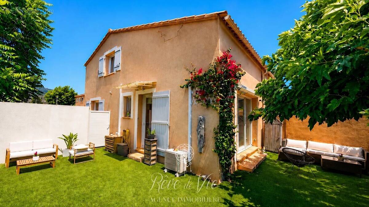 Maison à BORMES-LES-MIMOSAS