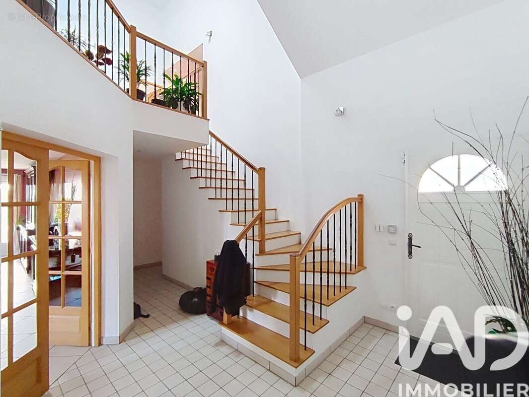 Maison 220 m² à Orcemont  - photo 9