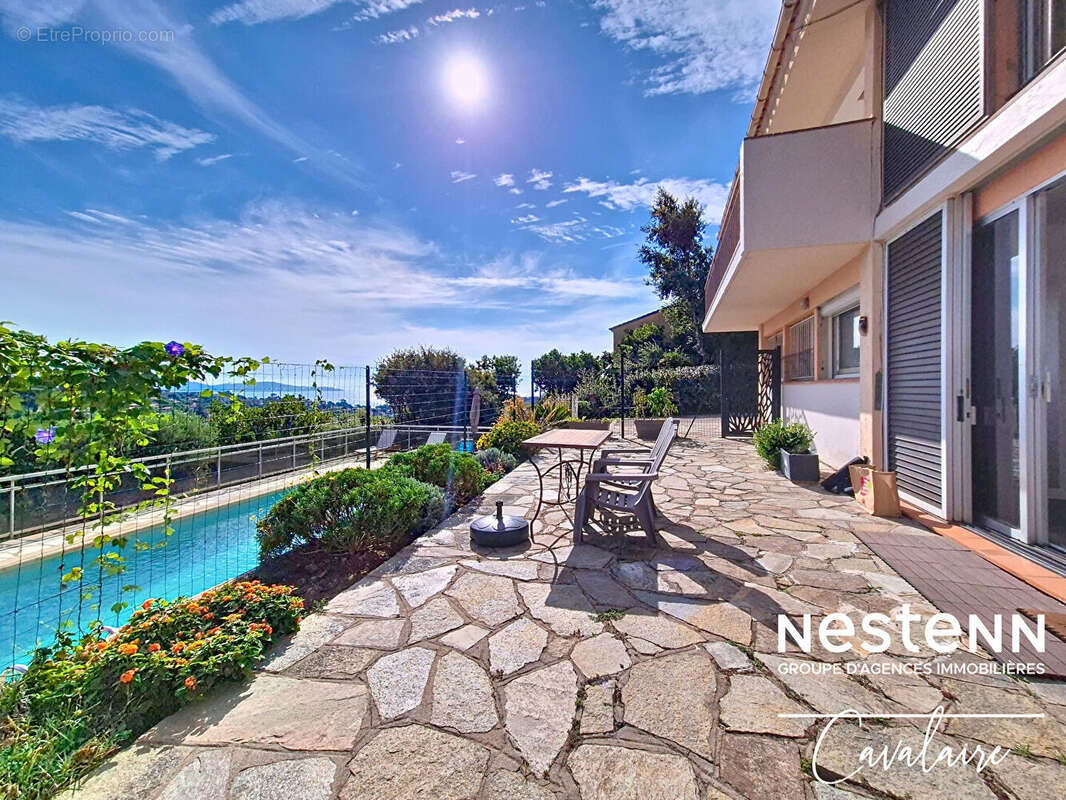 Villa 140 m² vue mer et piscine à 20 minutes à pied des plages de Cavalaire - photo 17