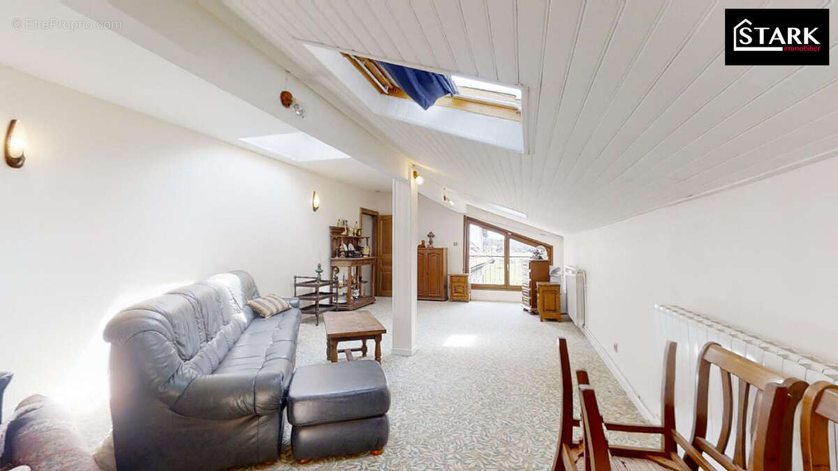 Maison 230 m² à Saint-Barthelemy  - photo 9