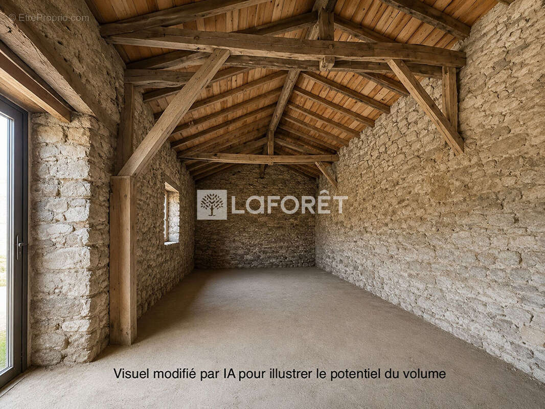 Maison à RENAISON