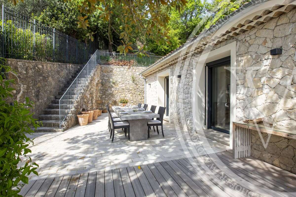 Maison en pierre élégante avec vue Mer et les montagnes - photo 12