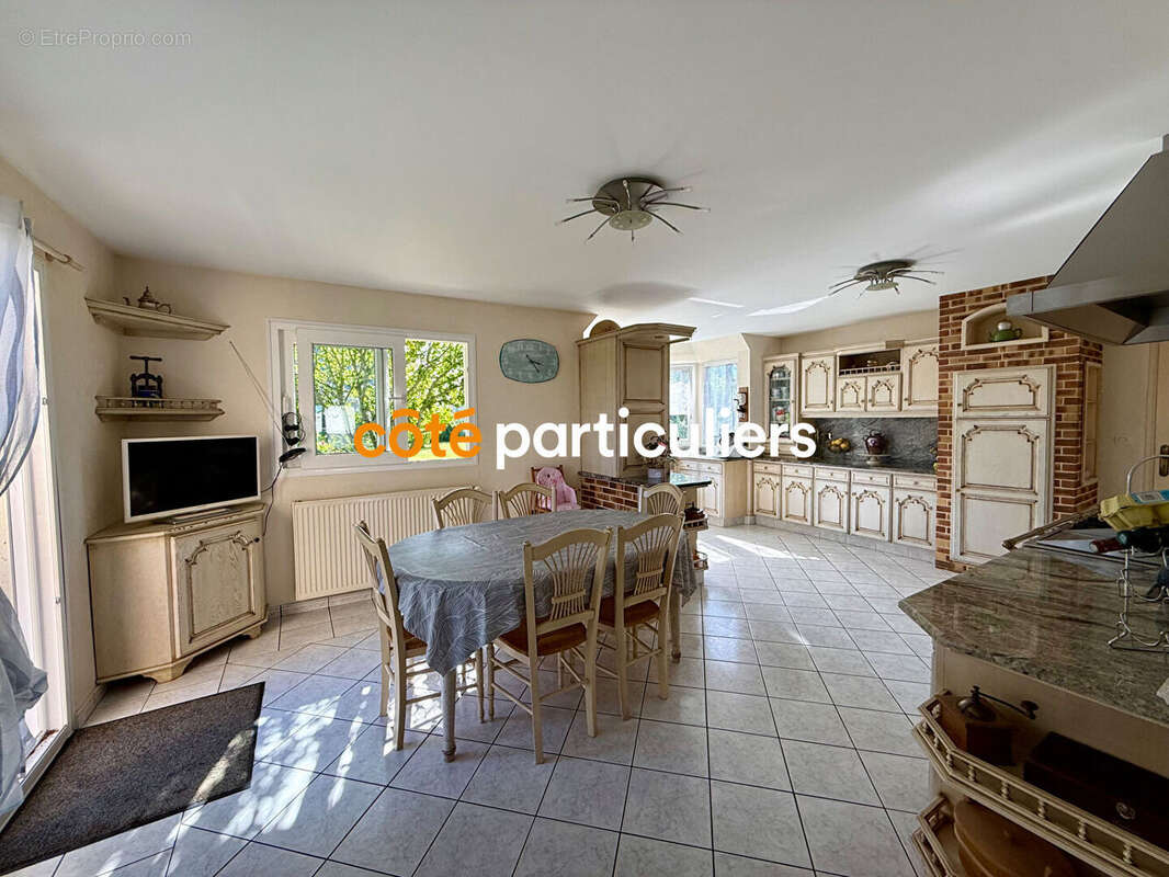 Maison à SAINT-MELOIR-DES-ONDES