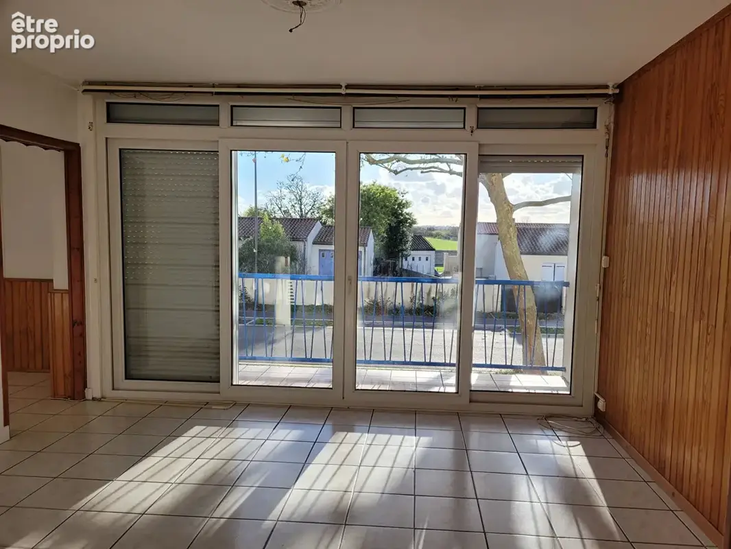 ROCHEFORT appartement situé au 1er étage de 70 m² avec balcon exposé sud et garage de 18 m² - photo 2