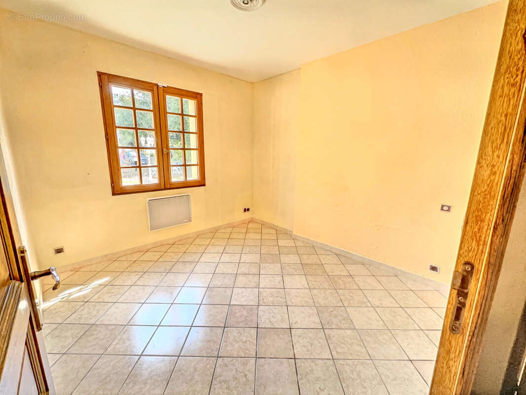 Maison à MALIJAI