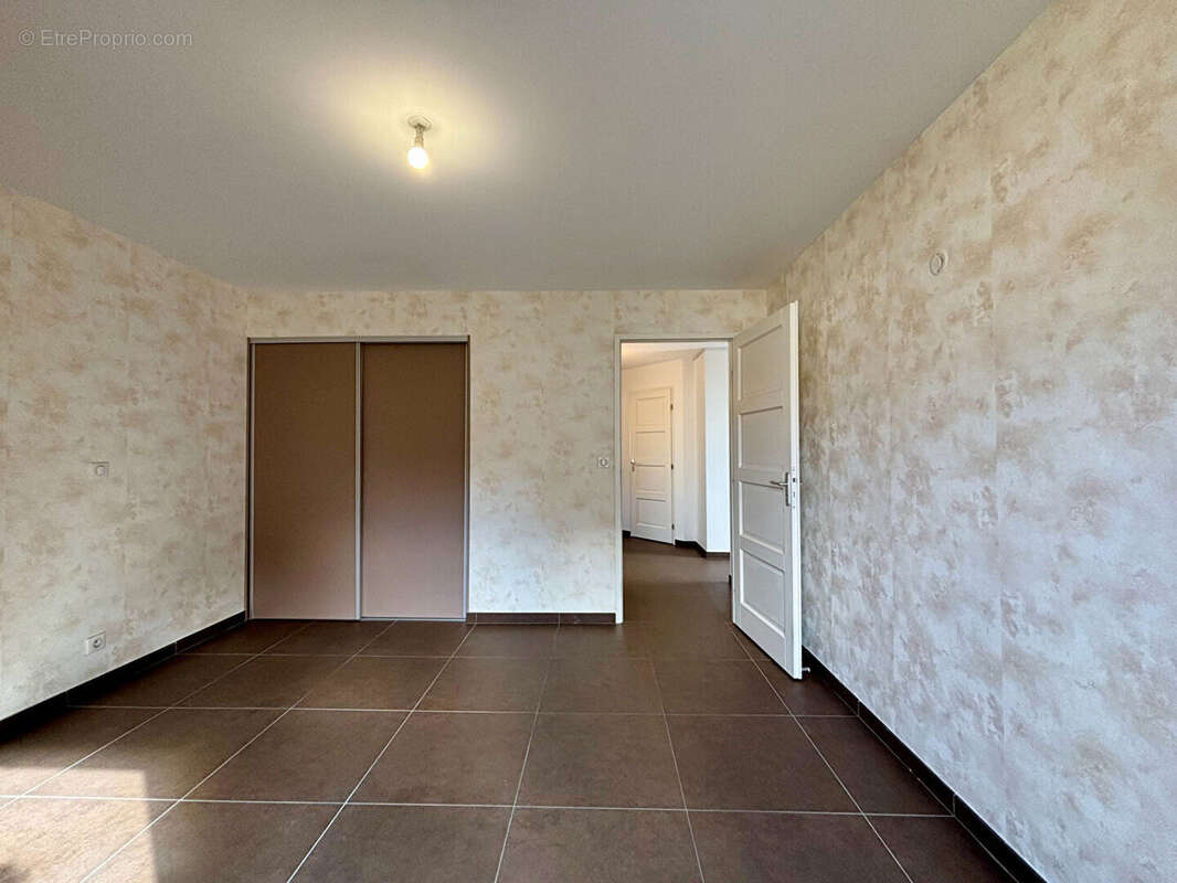 Appartement à ALLONZIER-LA-CAILLE