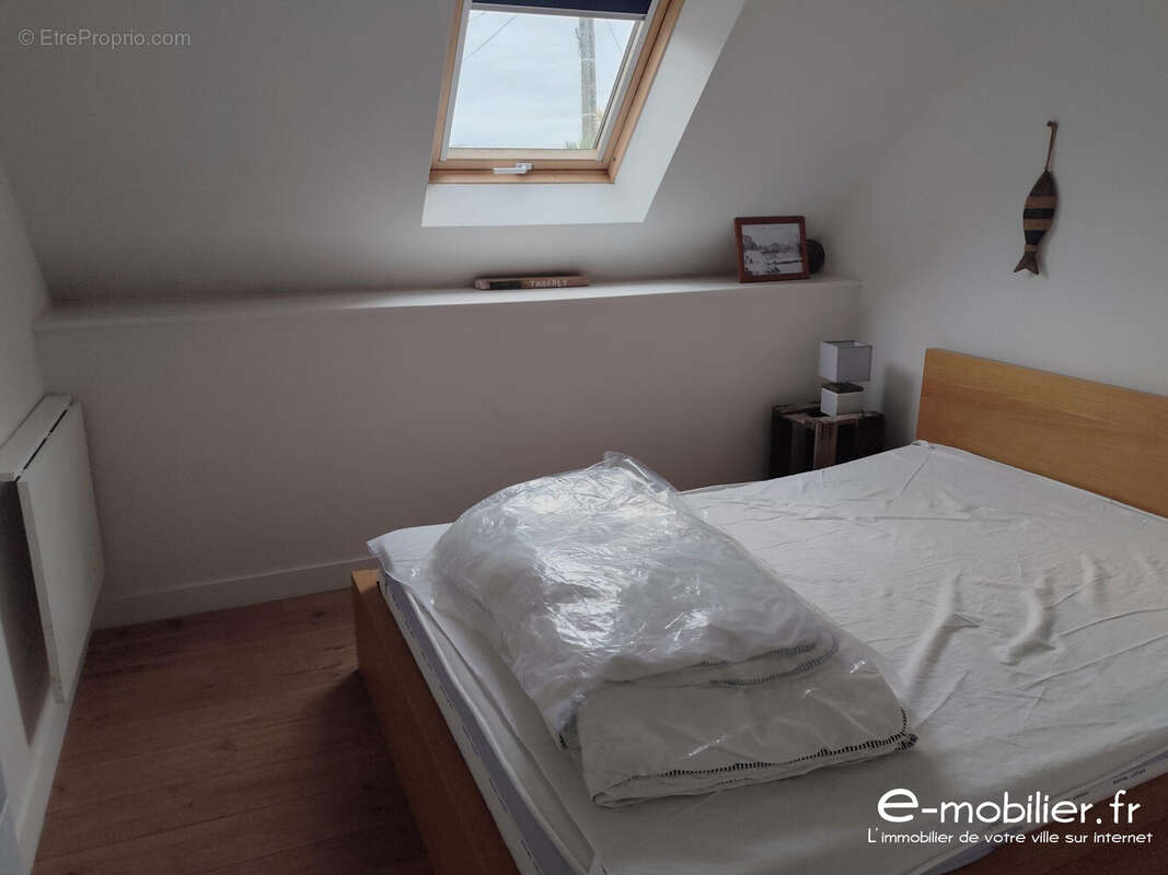 CHAMBRE  - Maison à GROIX