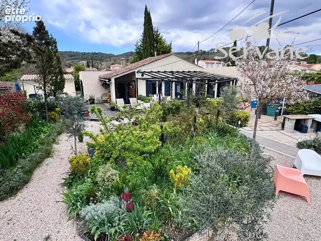 Maison à ENTRECASTEAUX