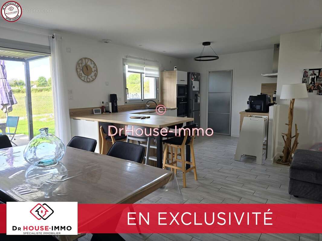 Maison à SAINTE-NEOMAYE