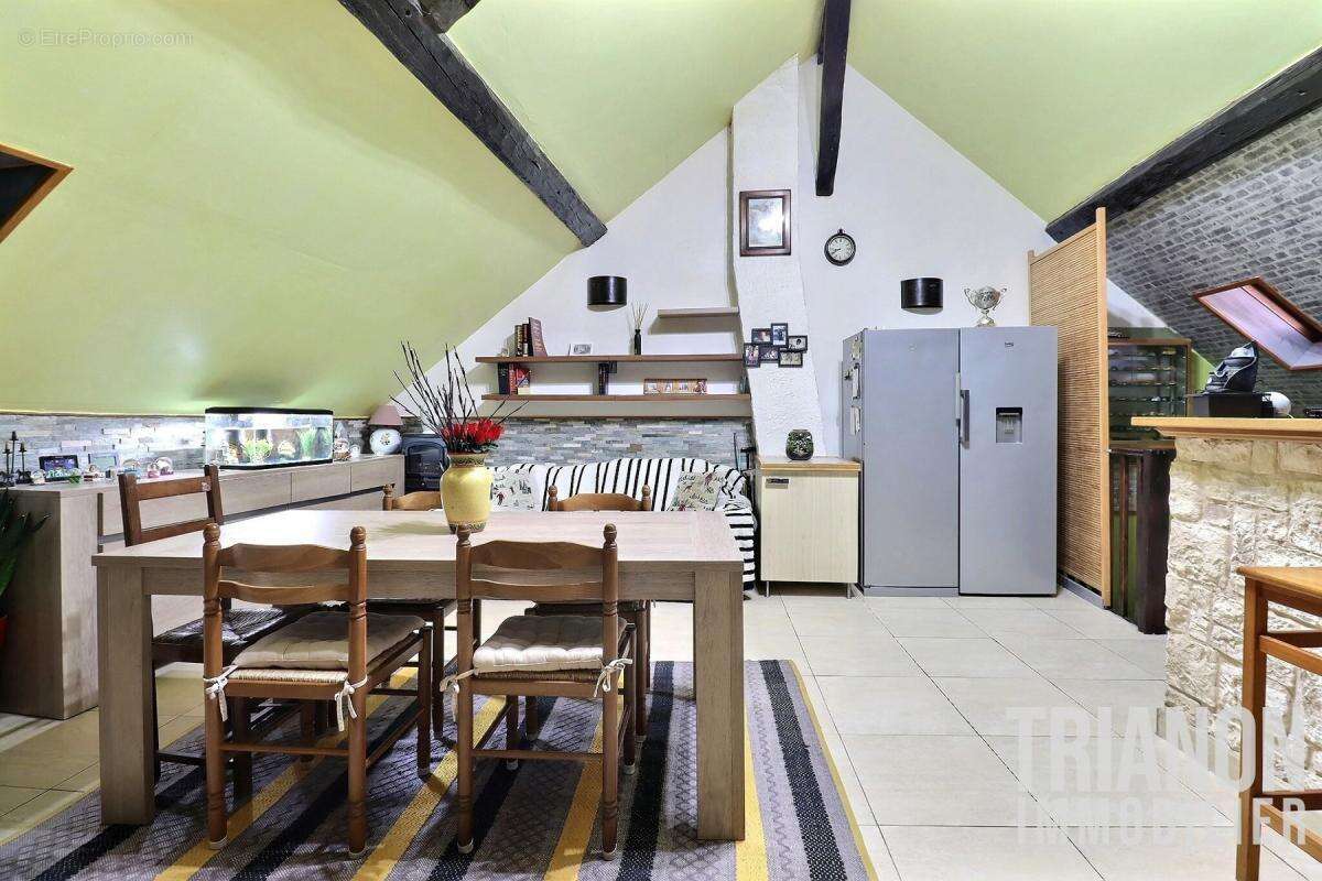 Appartement à VAUX-SUR-SEINE