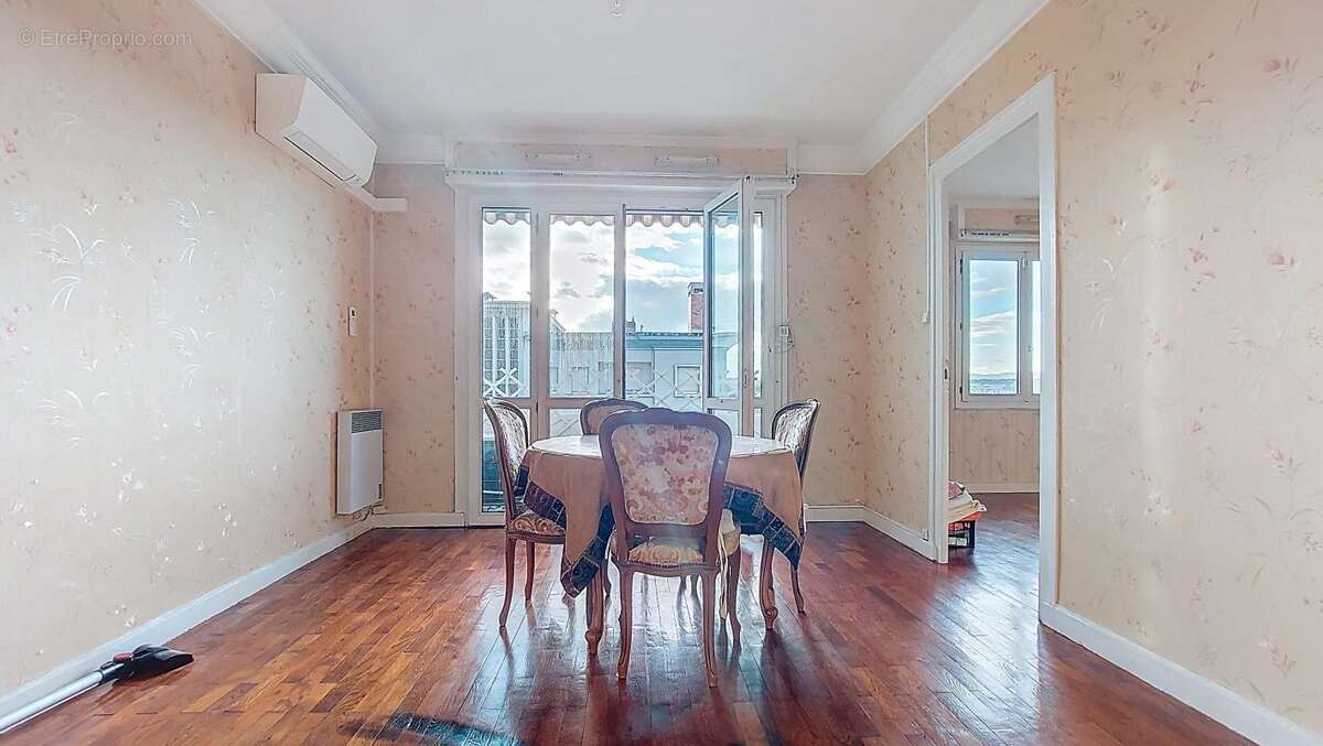 Appartement à LYON-8E
