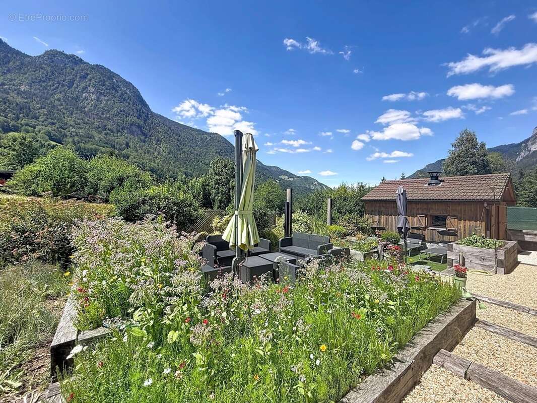 chalet rénové avec vue panoramique, mazot, sauna et fort potentiel – Glières-Val-de-Borne (74) - photo 2