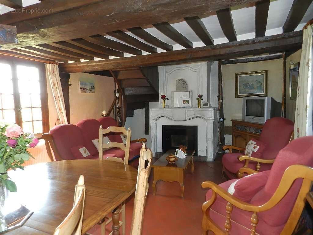 Maison à SAINT-PIERRE-SUR-DIVES