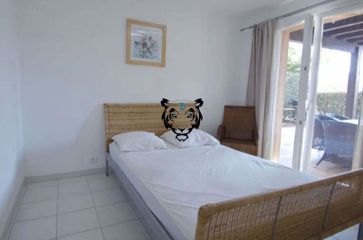 Maison à ROQUEBRUNE-SUR-ARGENS