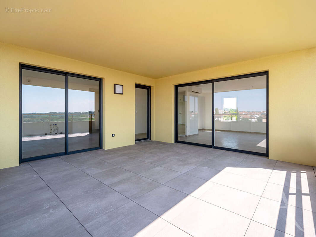 A VENDRE ! Appartement T5 avec terrasse en attique - photo 3