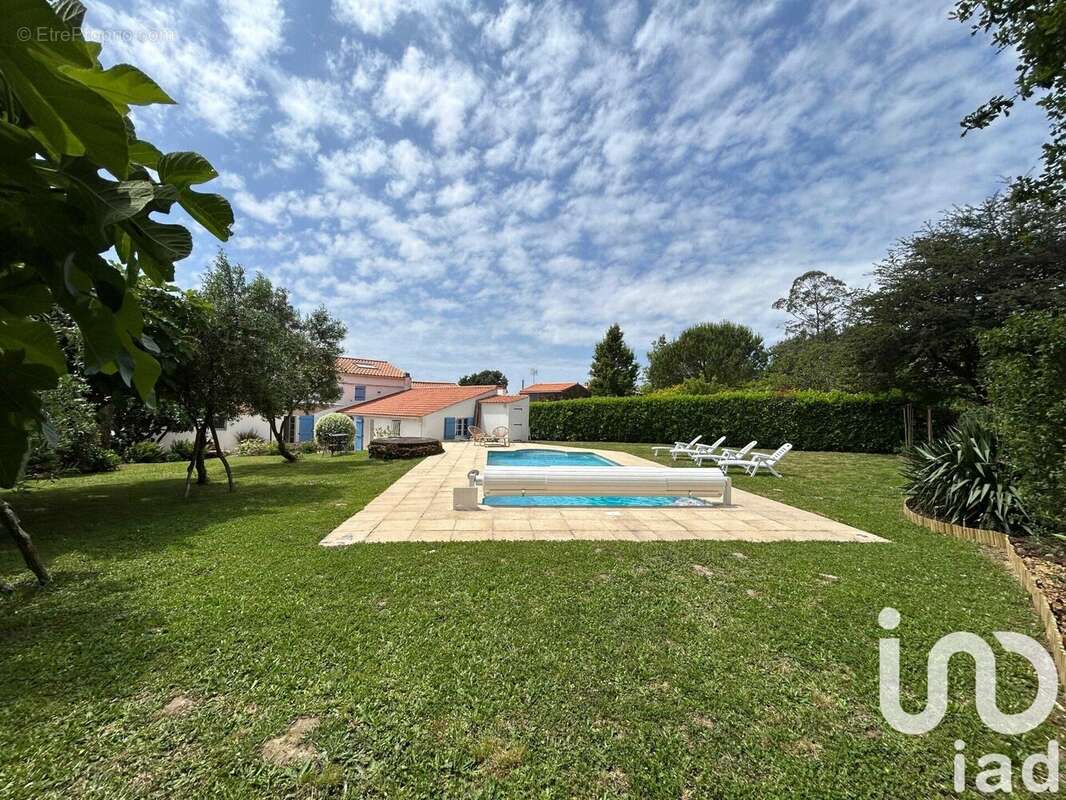 Maison 131 m² à La Chapelle-Hermier  - photo 2
