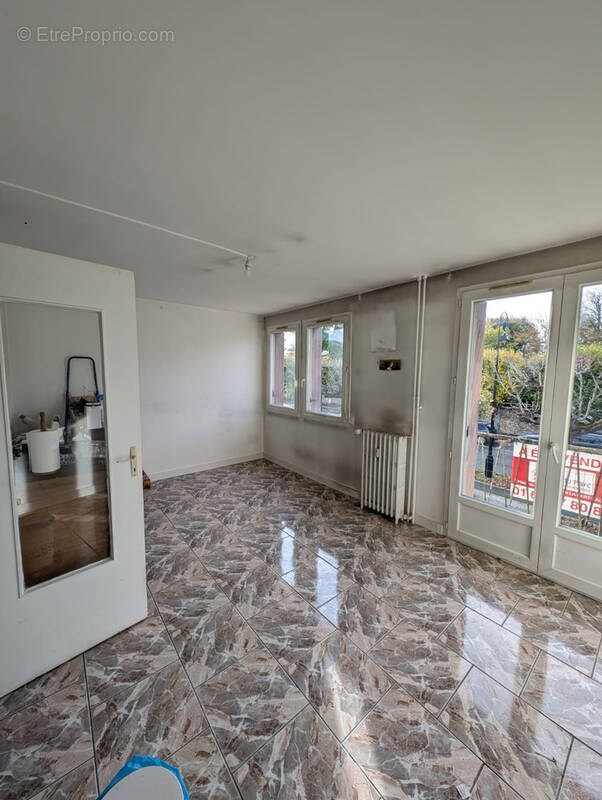 Appartement à LA FERTE-ALAIS